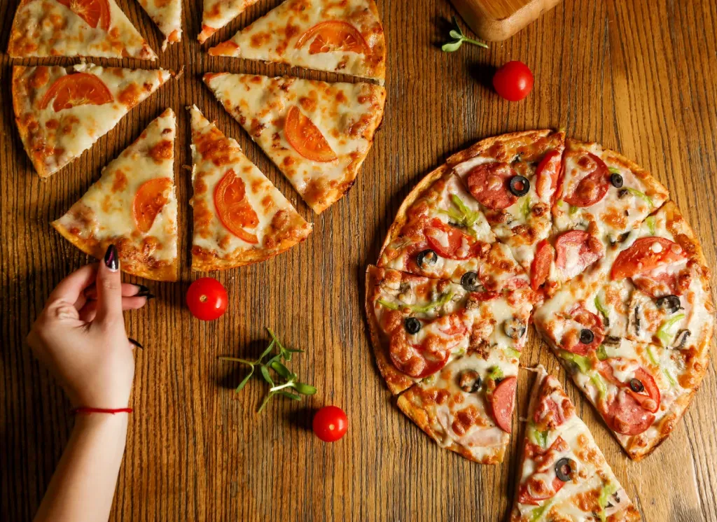 Pizza Cuatro Estaciones 9" (Sin Agrandar, Sin Bebidas)